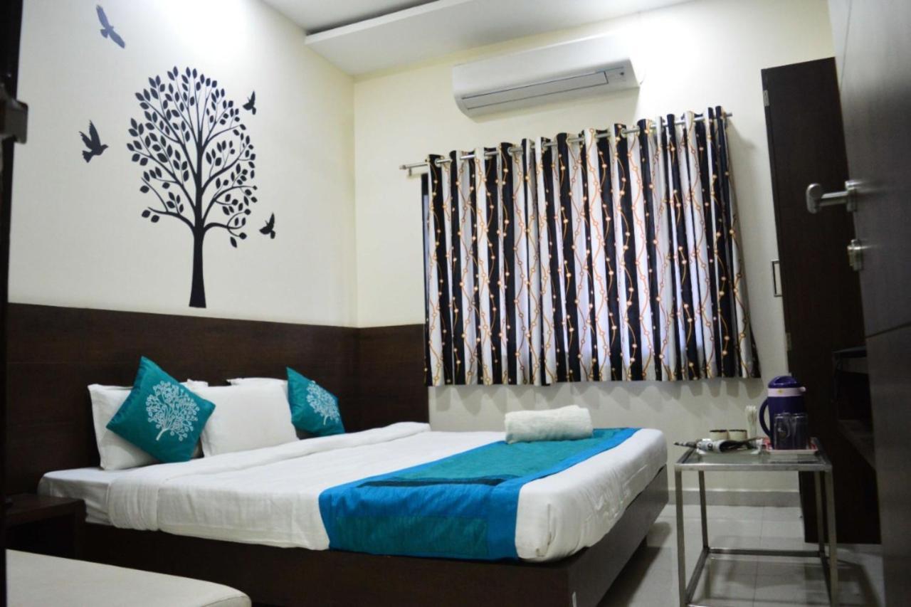 Hotel Satyug Ujjain Zewnętrze zdjęcie
