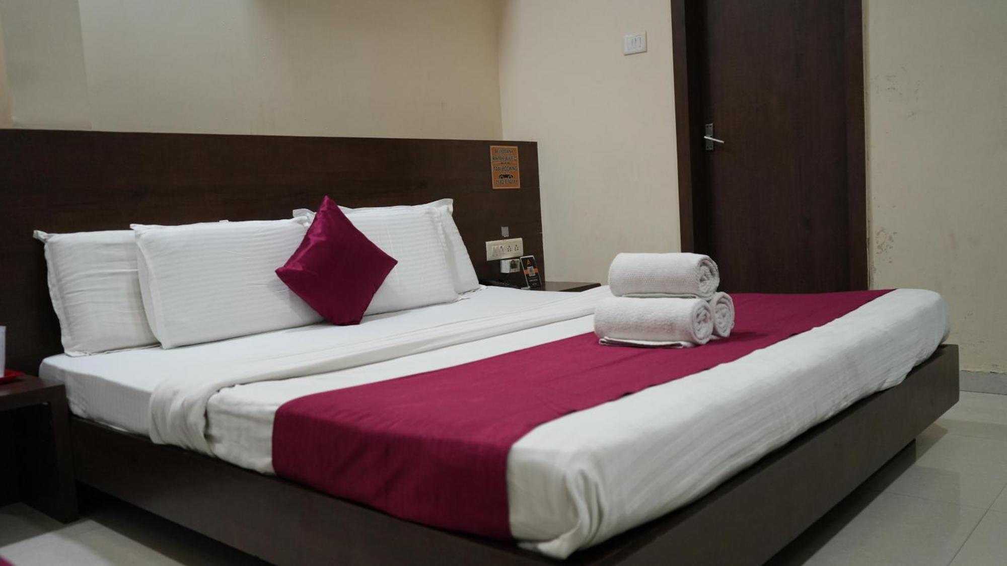 Hotel Satyug Ujjain Zewnętrze zdjęcie