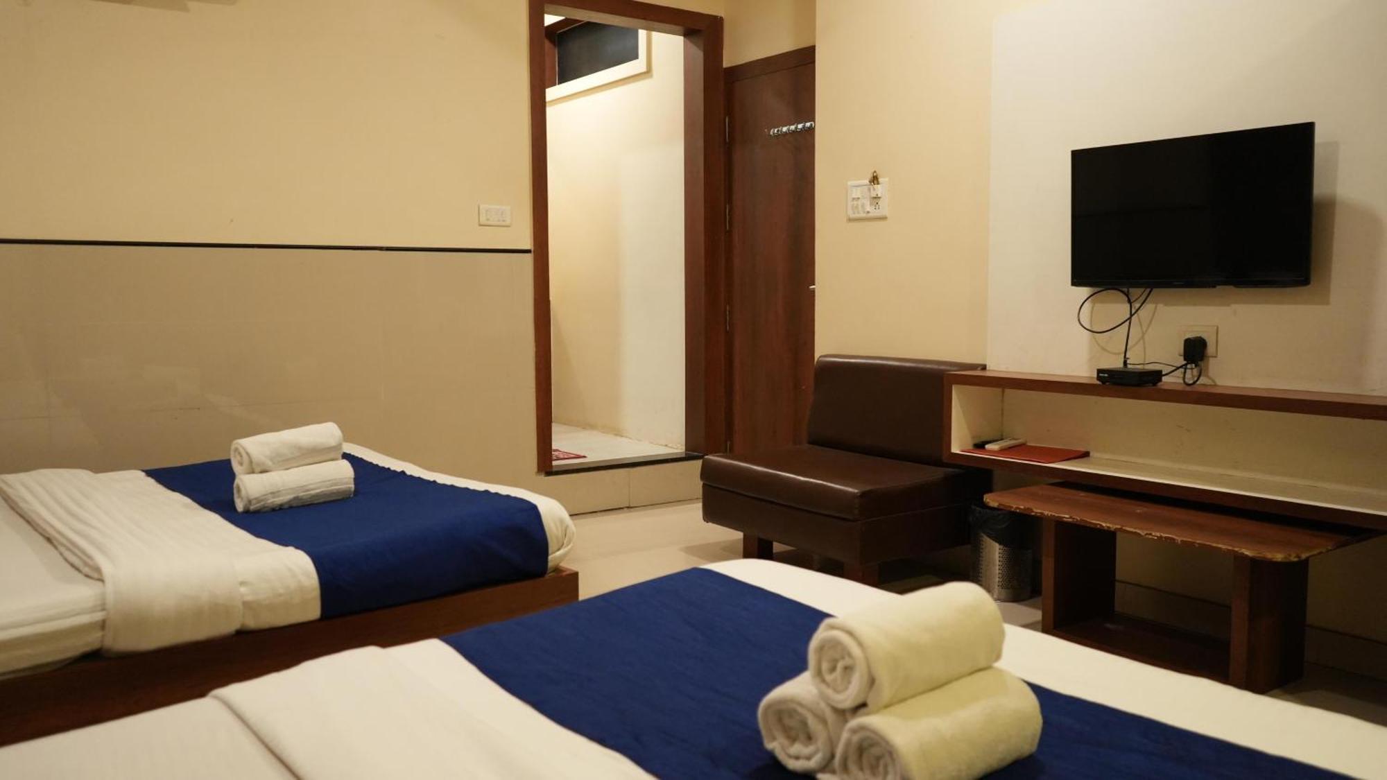 Hotel Satyug Ujjain Zewnętrze zdjęcie